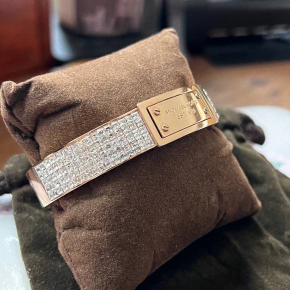 Michael Kors Pave Logo Plaque Gold Bangle - Picture 11 of 16